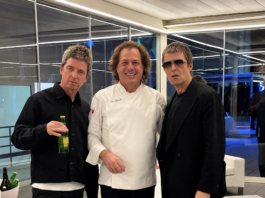 Tino Vettorello cucina per gli Oasis alla Mostra del Cinema di Venezia